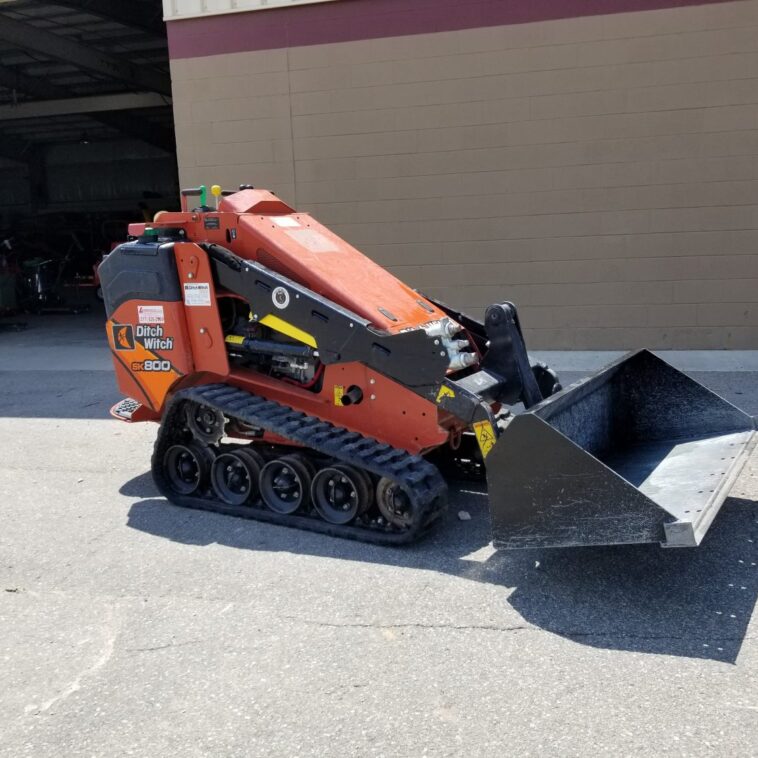 Ditch Witch Compact Utility Loader