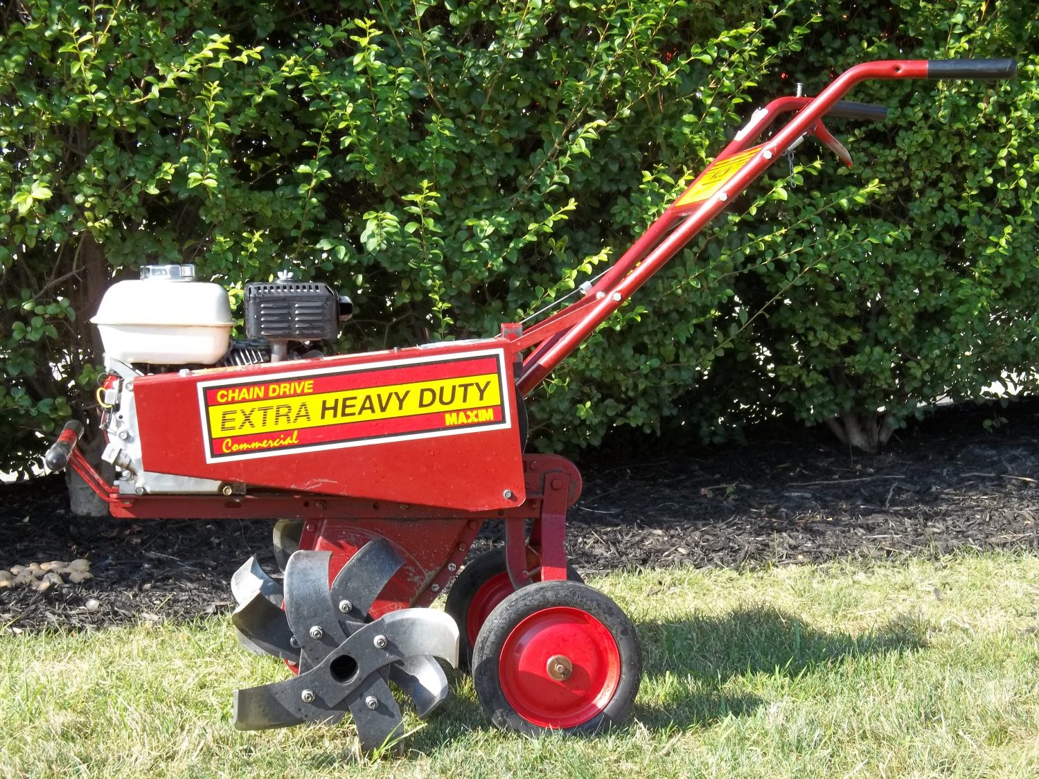 Cost-Effective Landscaping: Renting vs. Buying Lawn Equipment